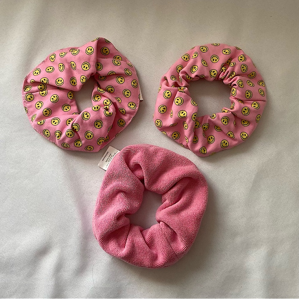 ⭐️ Towel Scrunchies Set Of Three Pink And Yellow Smiley Face Pattern